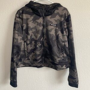 Columbia cropped camo jacket
